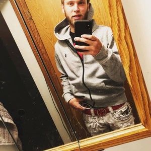 Meet your Posher, Dustin